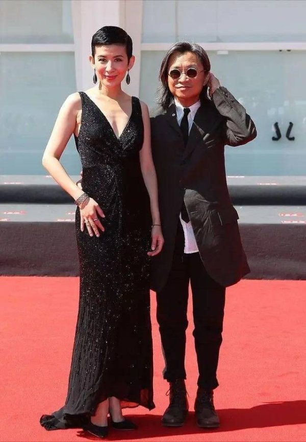 9688策略宝 同居二十年坚持自由生活，吴君如不婚不育活出别样精彩