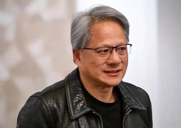 牛小散 提前和特朗普谈得好好的，结果黄仁勋一到中国，就带来2个好消息