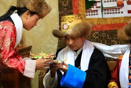 长富资本 到西藏吃酒席住了一礼拜，说句不好听的，一般人来西藏真受不了